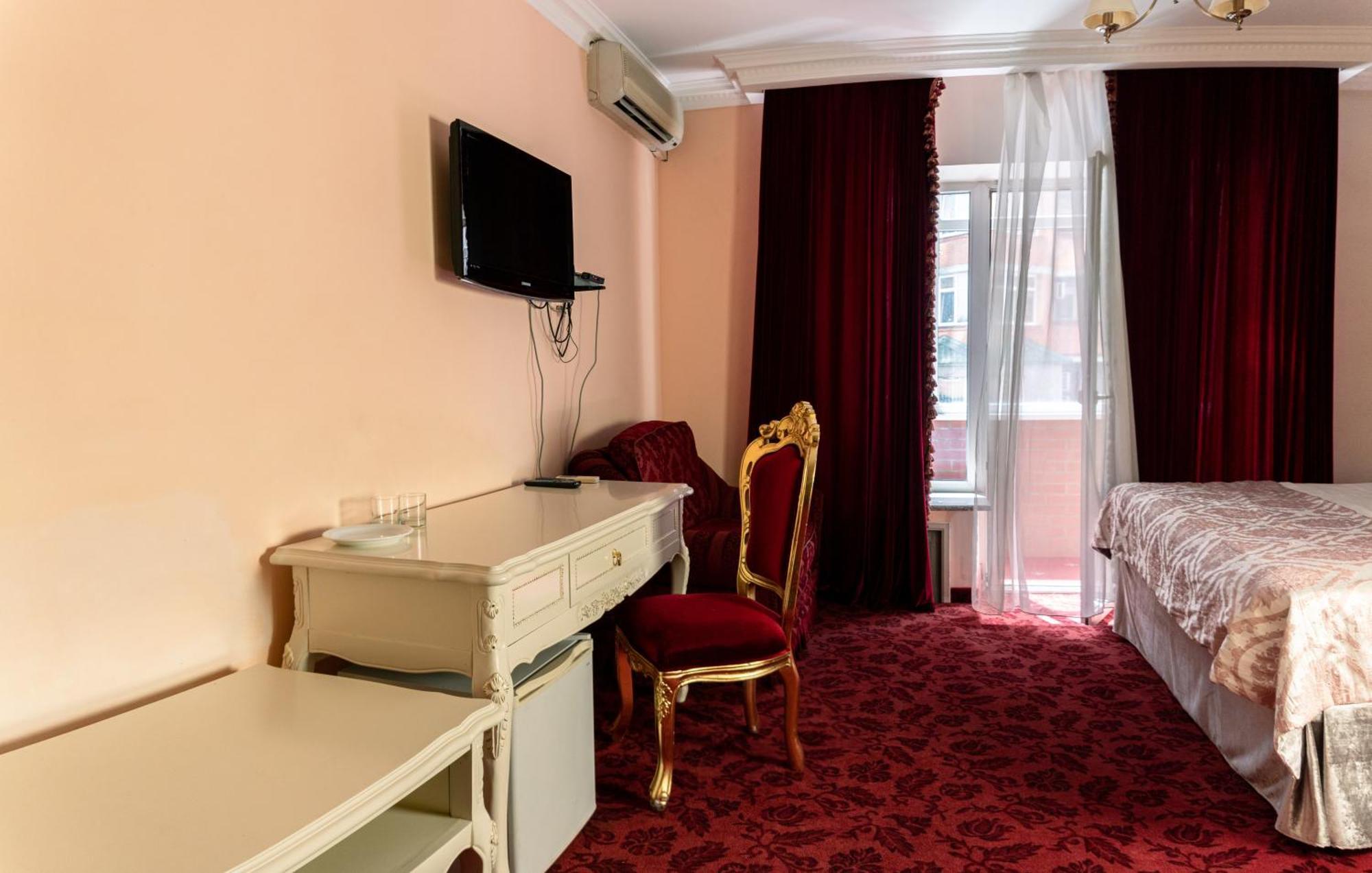 Royal City Hotel Kyiv Exterior foto