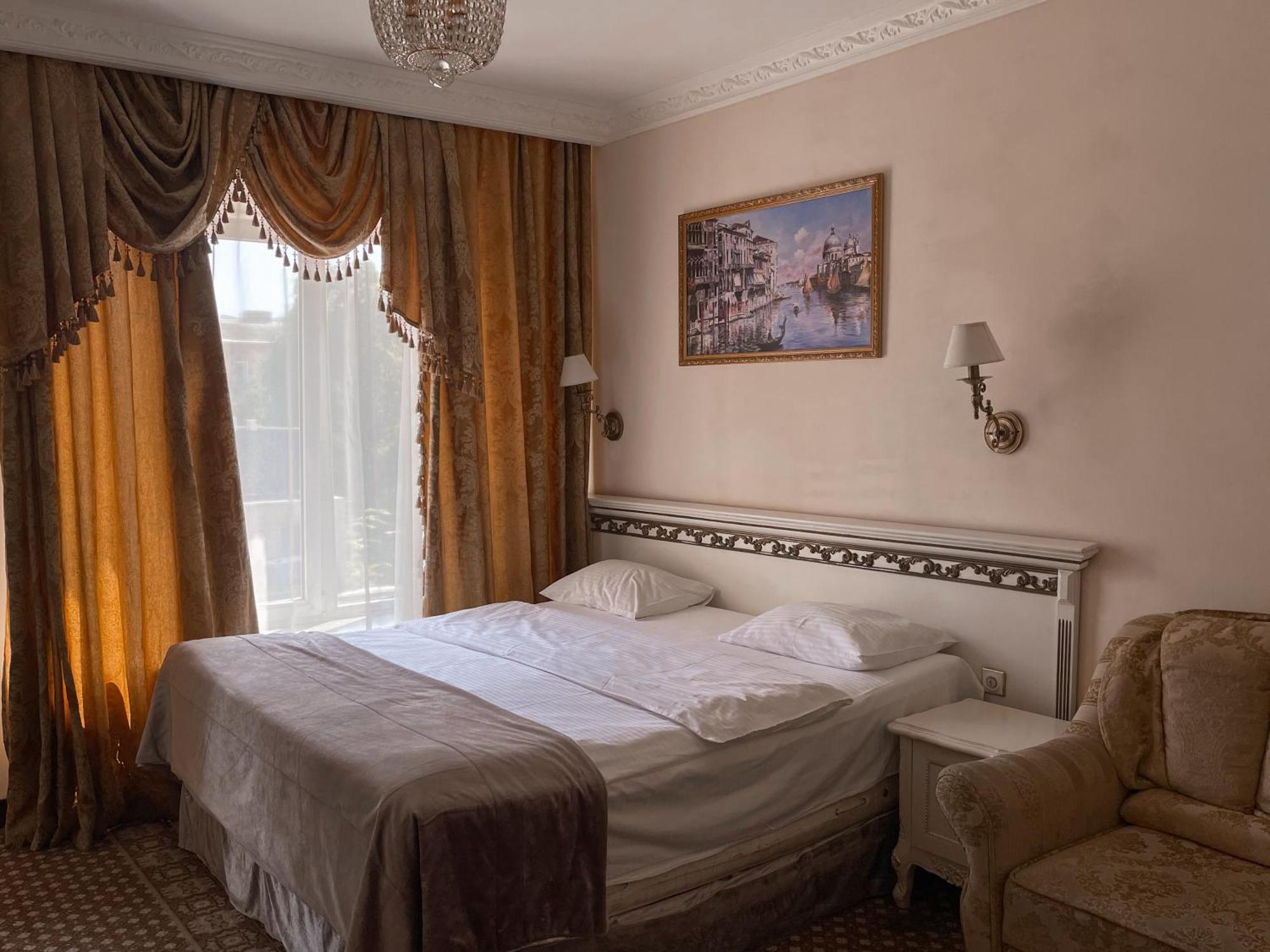 Royal City Hotel Kyiv Exterior foto