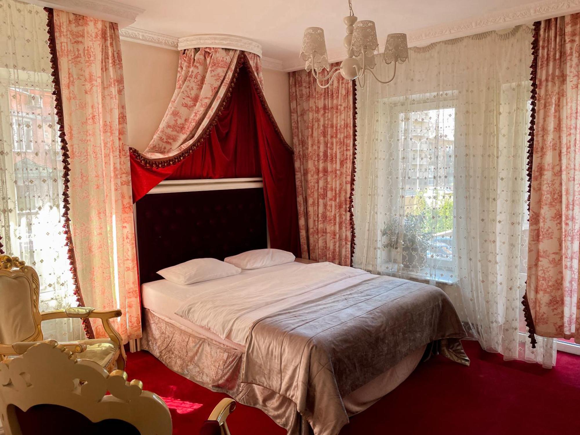Royal City Hotel Kyiv Exterior foto