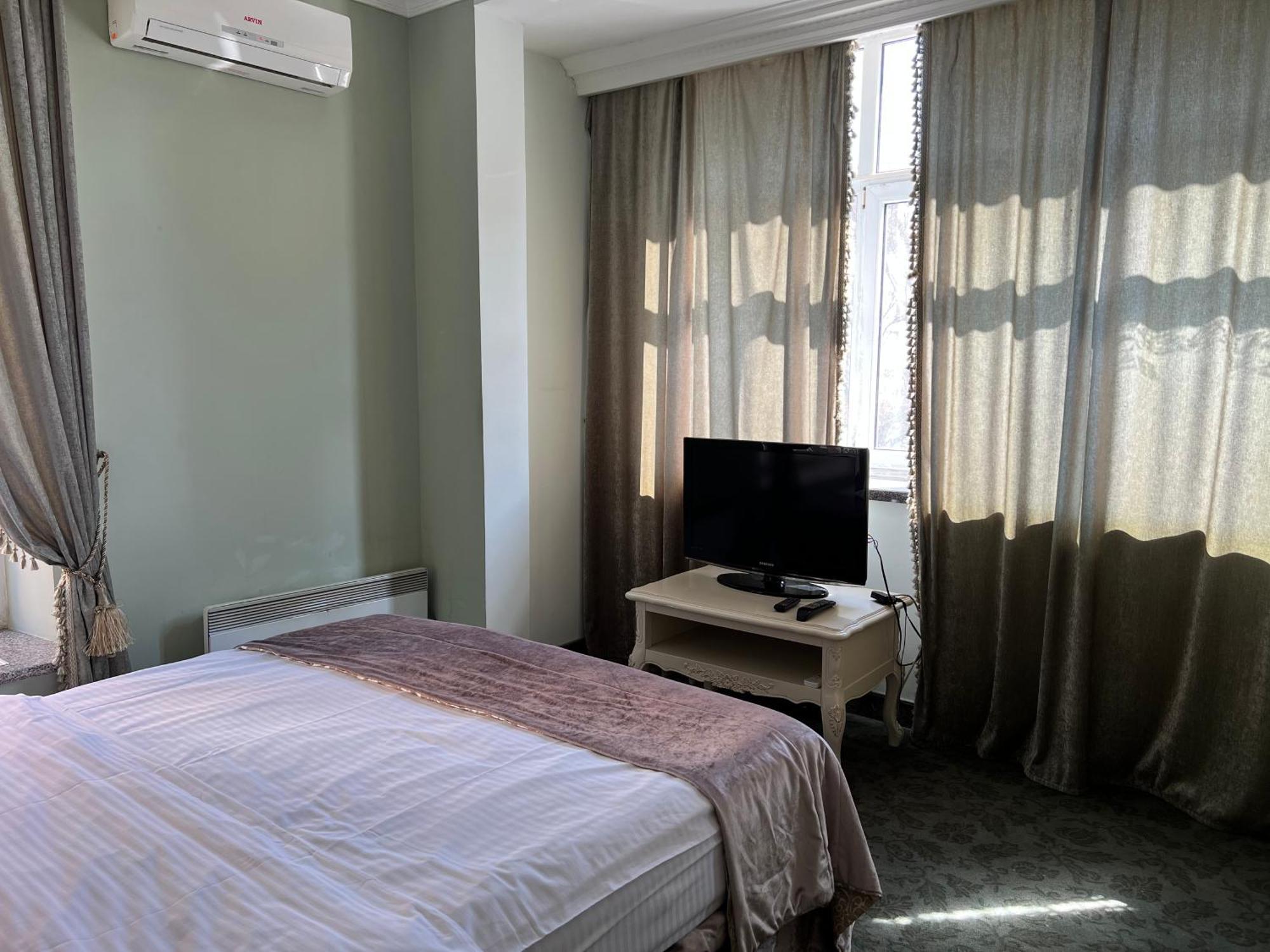 Royal City Hotel Kyiv Quarto foto