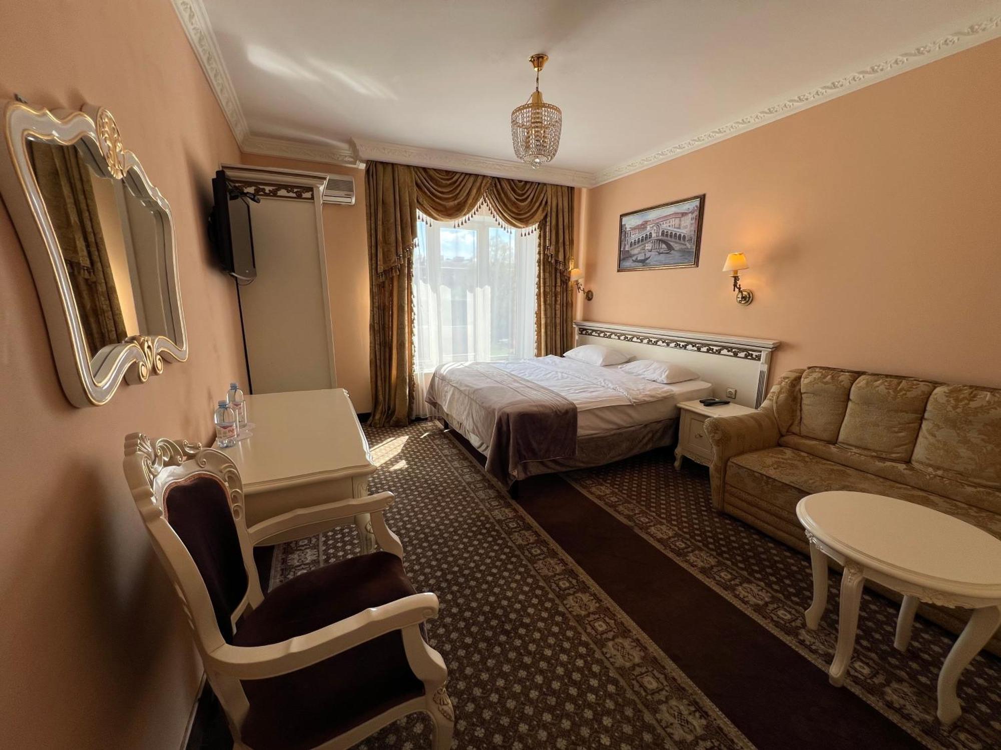 Royal City Hotel Kyiv Exterior foto